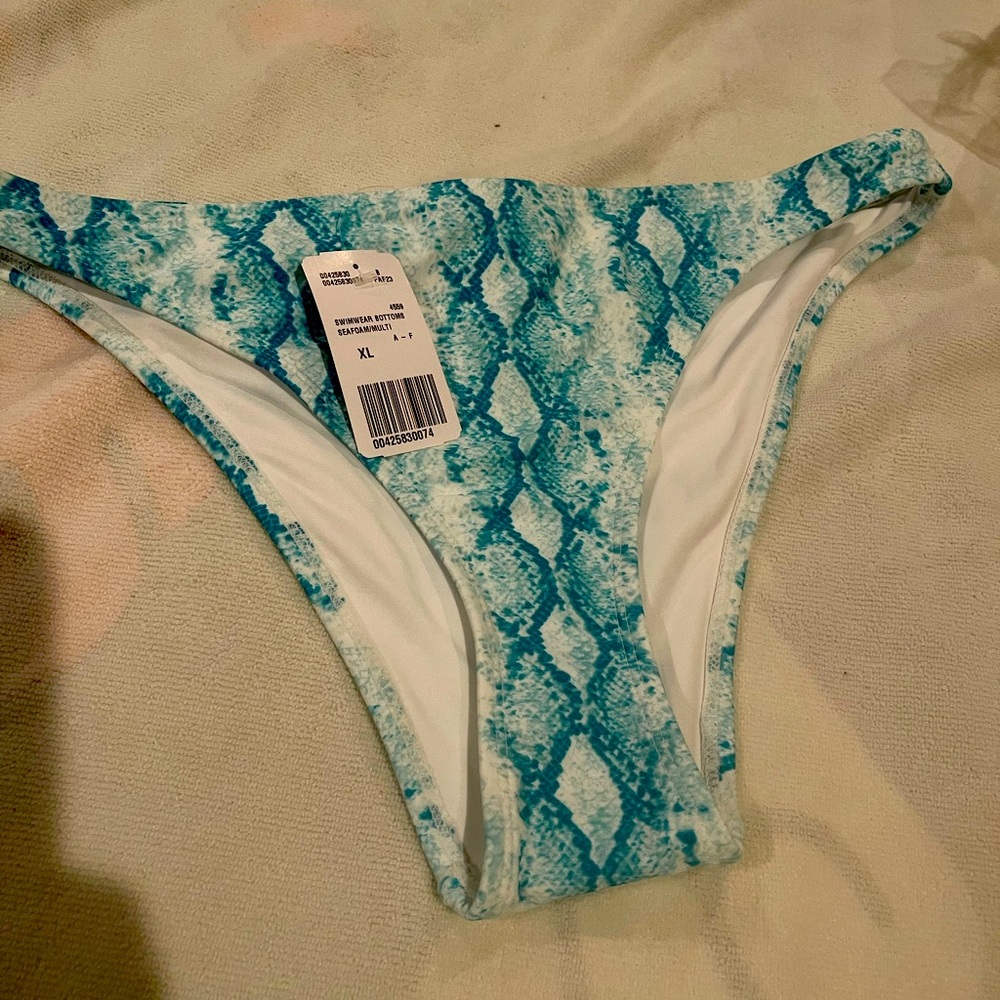 Brand new cheeky bikini bottom
